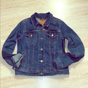 Levi’s denim jacket, Size M
